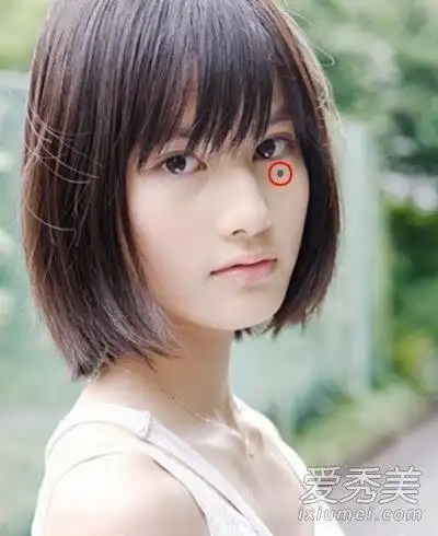 桃花爆棚惹人嫉 盘点女人脸上的桃花痣