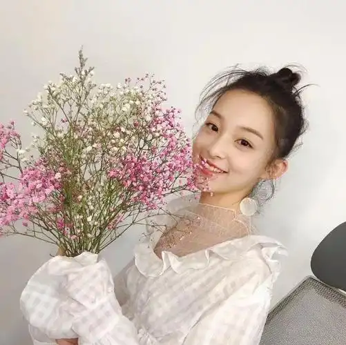 14岁就演"范闲妈妈",顾语涵小小年纪时尚感不俗,美得有点犯规