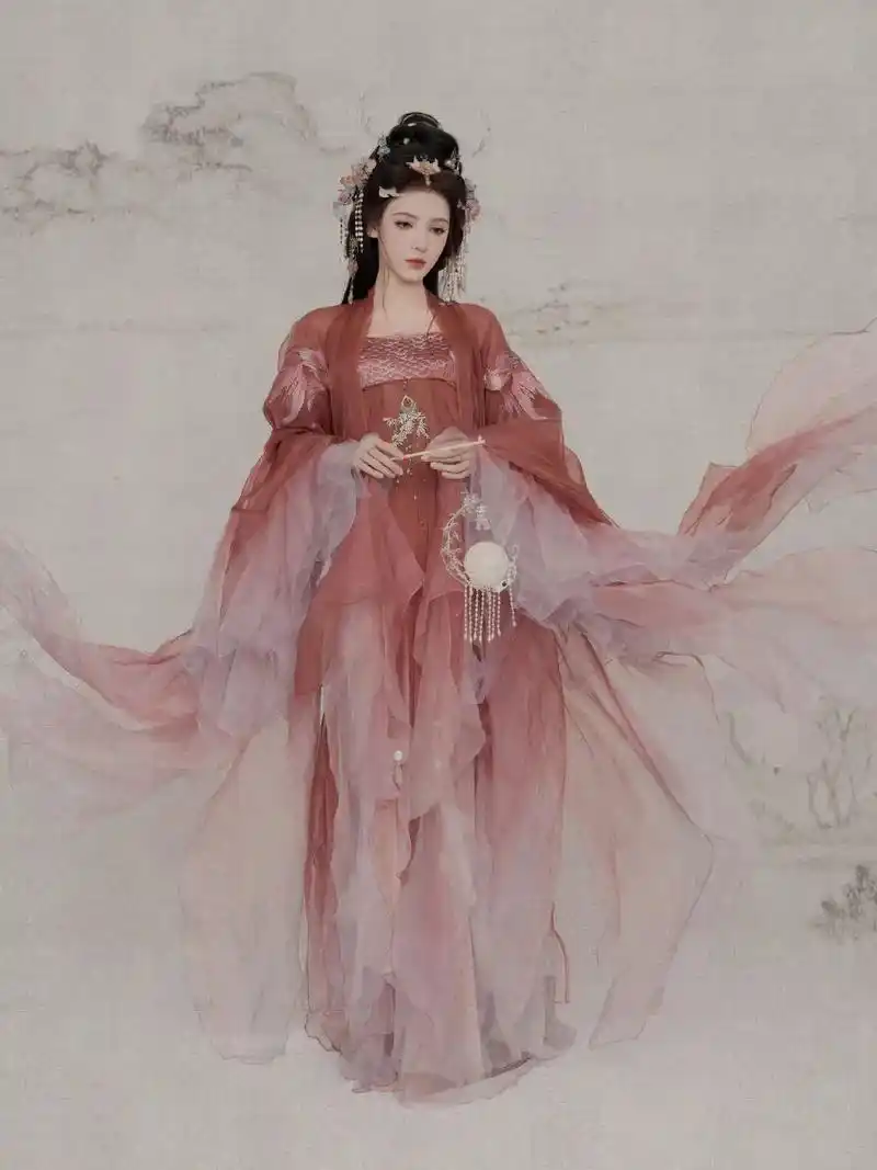 龙族公主从画中走出来.#张予曦 #红衣古装 #龙族公主 #国 - 抖音