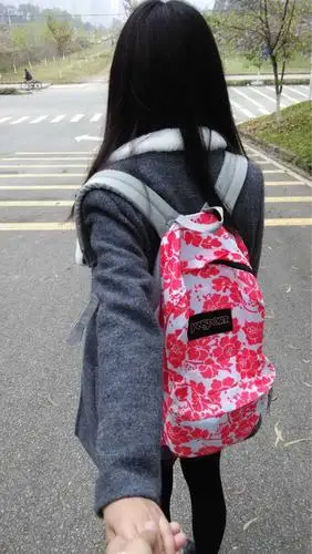 各位都拍过自己或别人的哪些好看的背影照?