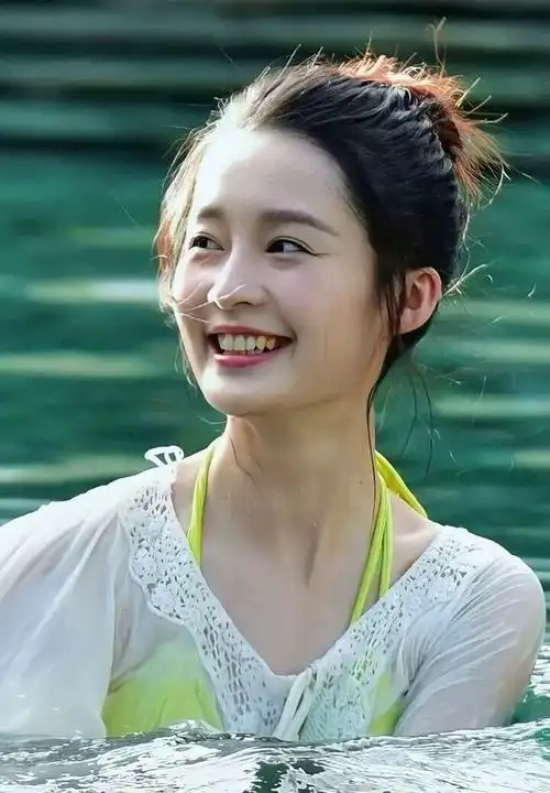 李沁综艺名场面欣赏吐舌头的她好可爱啊