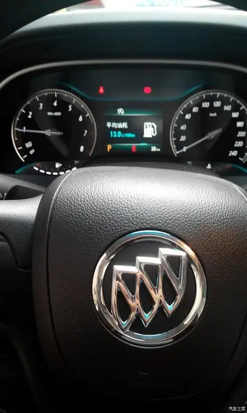 一见钟情--别克英朗1.5白色自精提车