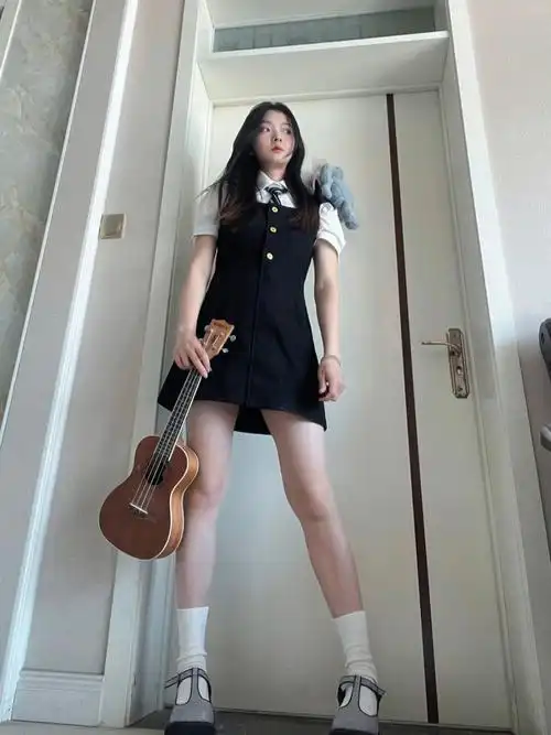 纯路人这是杨超越吗