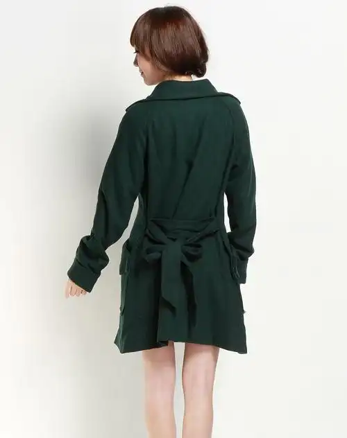 深墨绿色斜条纹双袋长袖大衣