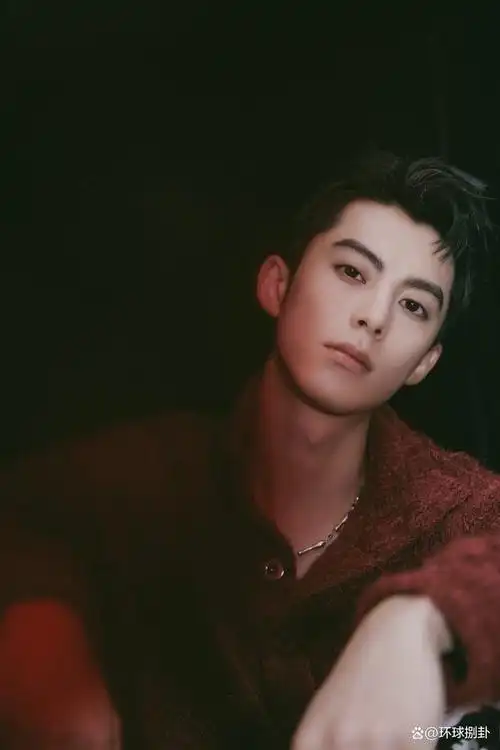 而演艺圈内一直都不缺乏痞帅男神们的存在,他们带有痞气的帅气,更是让