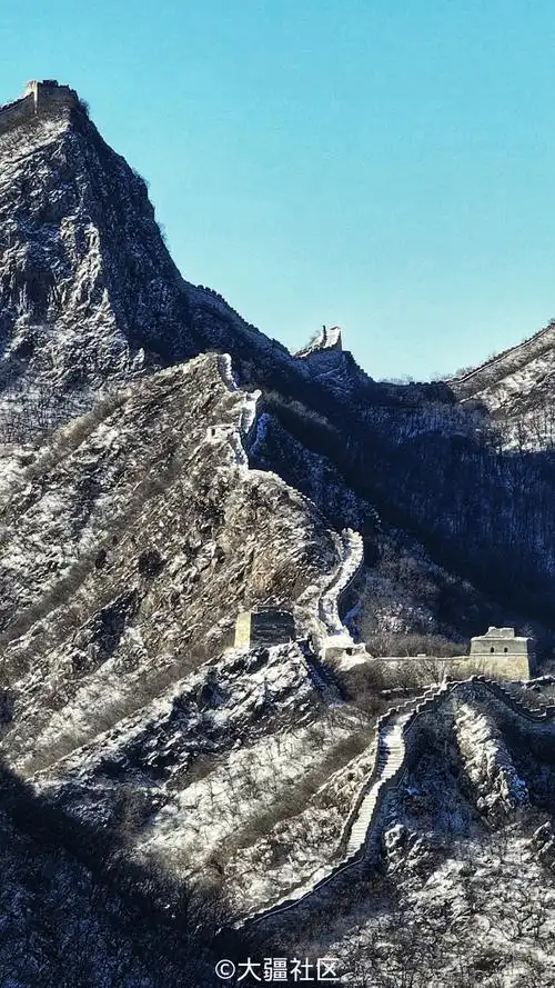 赶在初雪消融前箭扣长城