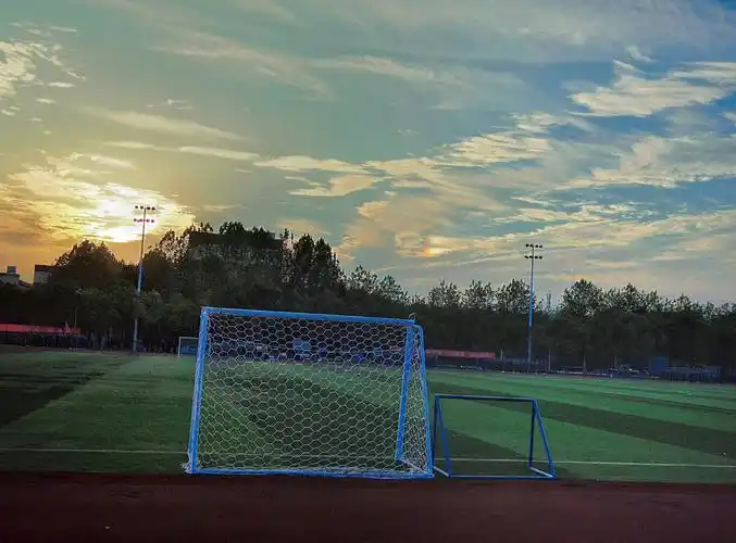 青春校园你我亦是风景一张原图一张滤镜你们喜欢哪一张