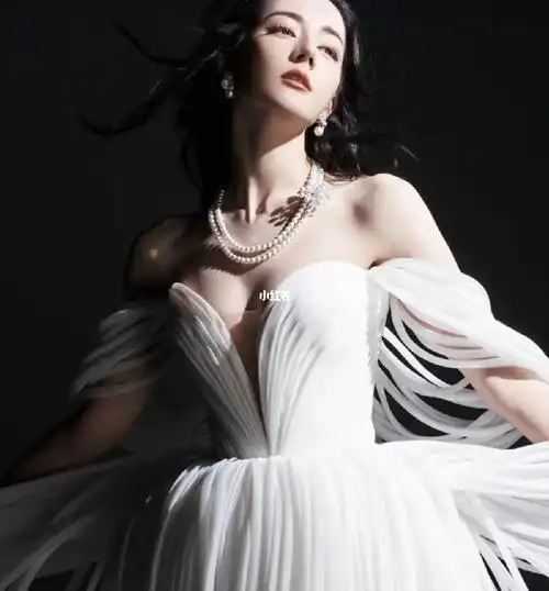 请问郑州有位摄影师能拍出迪丽热巴这种照片