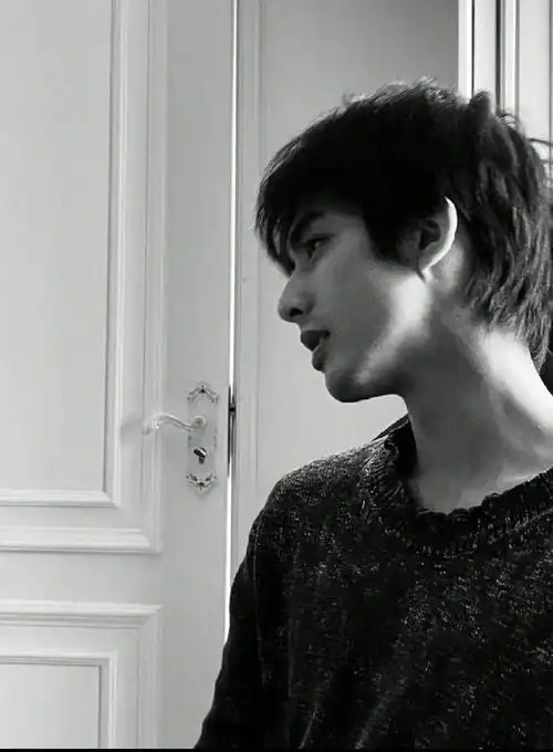 这个男人怎么留胡子也那么帅啊