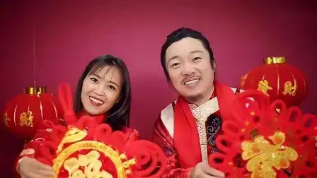 云朵老公终于露脸!夫妻对唱《情歌赛过春江水》,眼神中透着恩爱