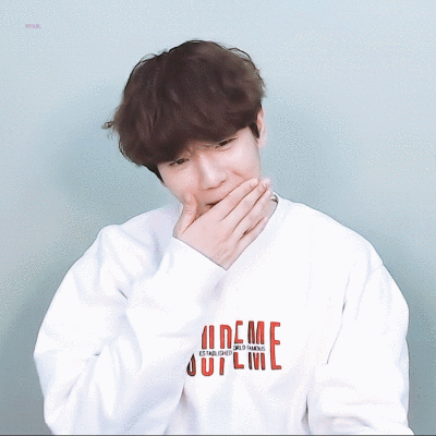 边伯贤动图流泪