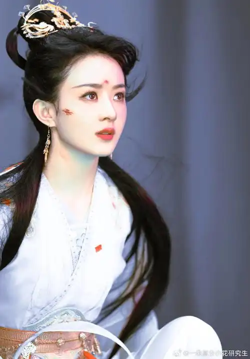 赵丽颖[超话]# 因为心中有梦,所以暗里有光,遥遥无期,那又怎样,踮起