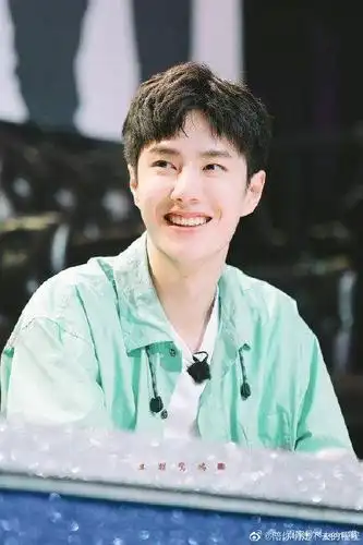 王一博:好甜,甜度爆表的酷盖,超喜欢他的笑容,可以治愈一切