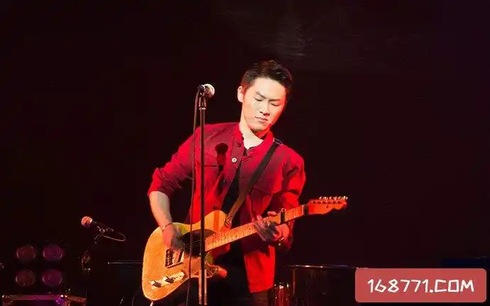 梁博女友是谁有媒体去学校向梁博的同学了解到