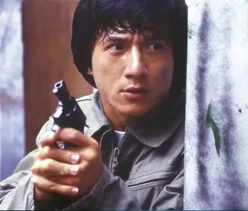 三,《警察故事》系列《a计划》系列是成龙早期最成功的影片系列之一