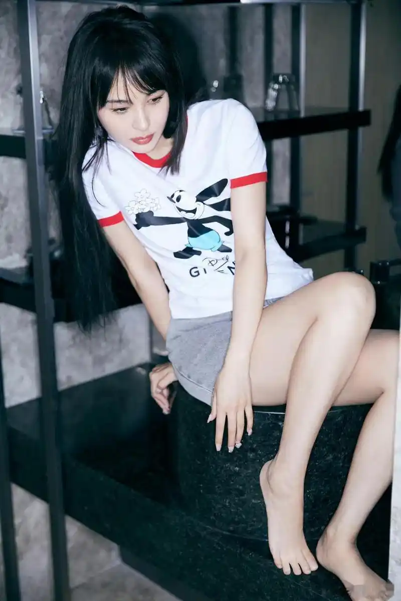 李菲儿