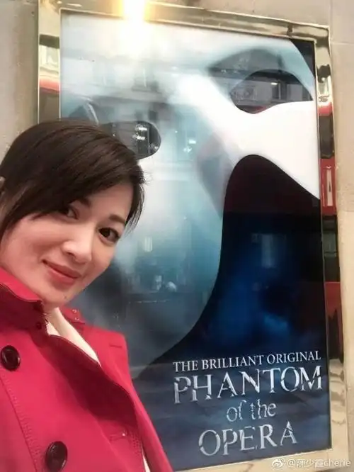 双儿陈少霞与富豪老公游伦敦 温柔含笑英伦范足