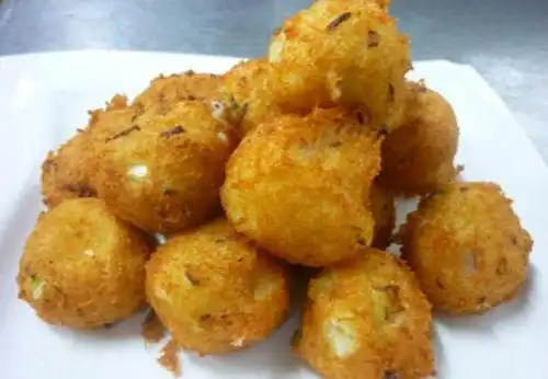 炸土豆球,口感松酥糯香,可配各种烤煎炸类肉菜