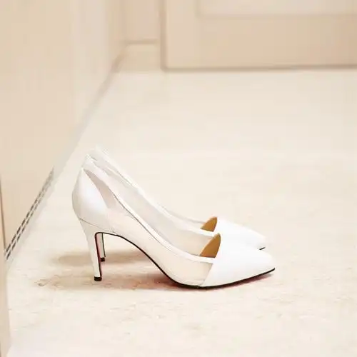 chocleeboutique:renewhite白色牛皮高跟鞋