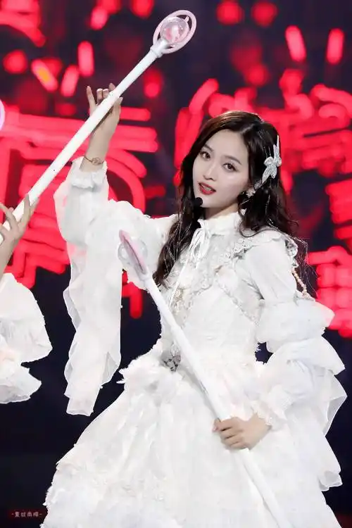 支持就行我在海口支持海口人气明星火箭少女101吴宣仪