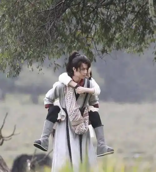 谁说王一博不扛剧追风者一上线直接碾压与凤行