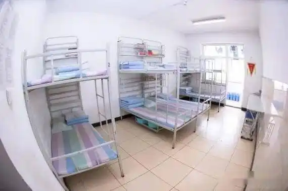 top1:牛栏山一中(3223票);top2:八一学校(476票);top3:民大附中(368票