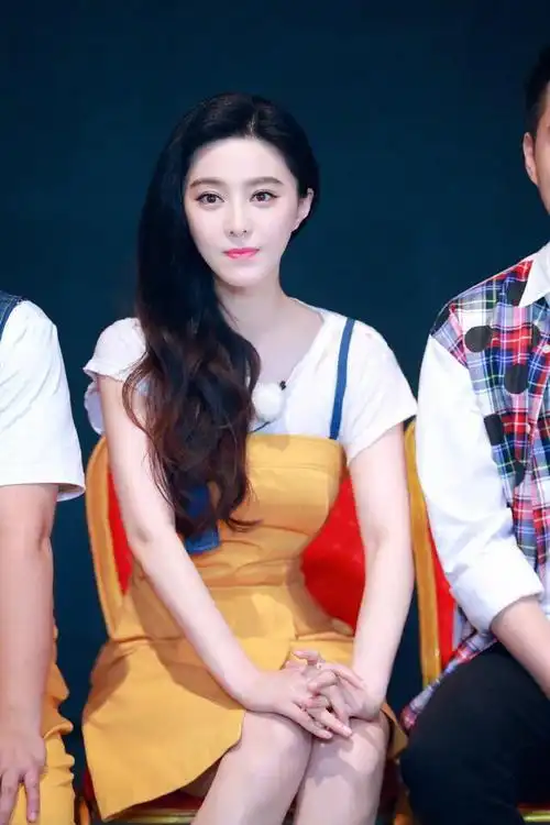 景甜同框35岁范冰冰,网友:气质差距绝不止一个6岁