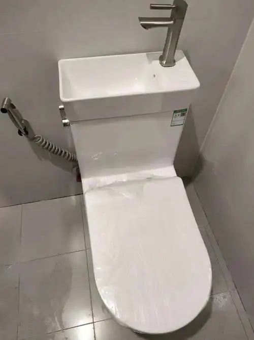 马桶呢-97环保节水水箱承载洗手盆,方便洗手,并且废水可以流入水箱