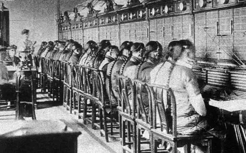 清朝男子的发型是什么时候从金钱鼠尾辫变成阴阳头