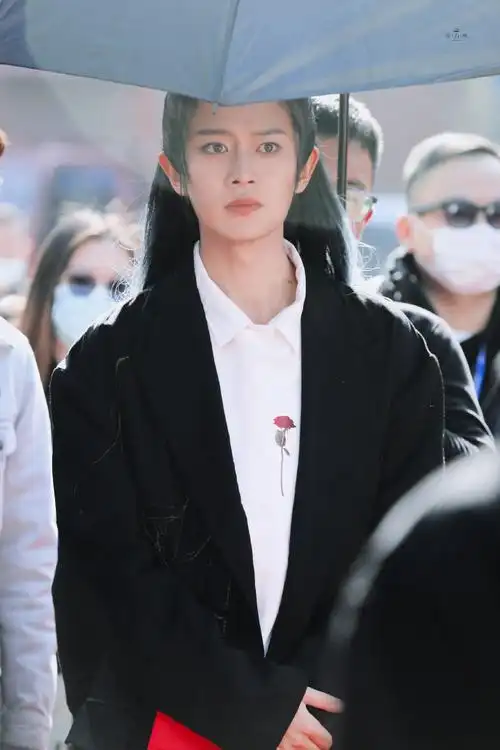 任嘉伦##任嘉伦巴黎时装周