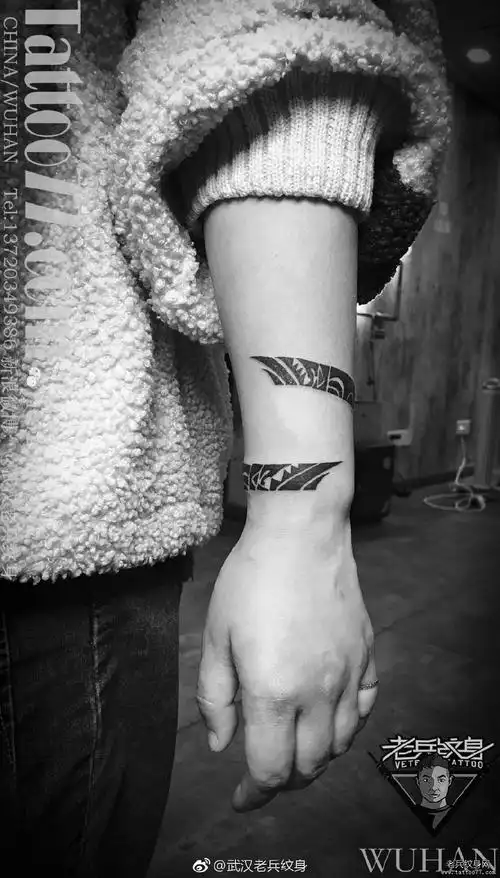 黑色图腾手环纹身图案