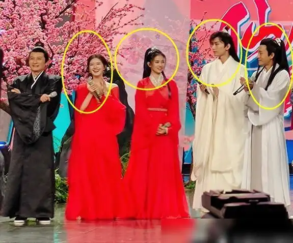 白鹿赵露思合体录快本看清2人身高差是认真的