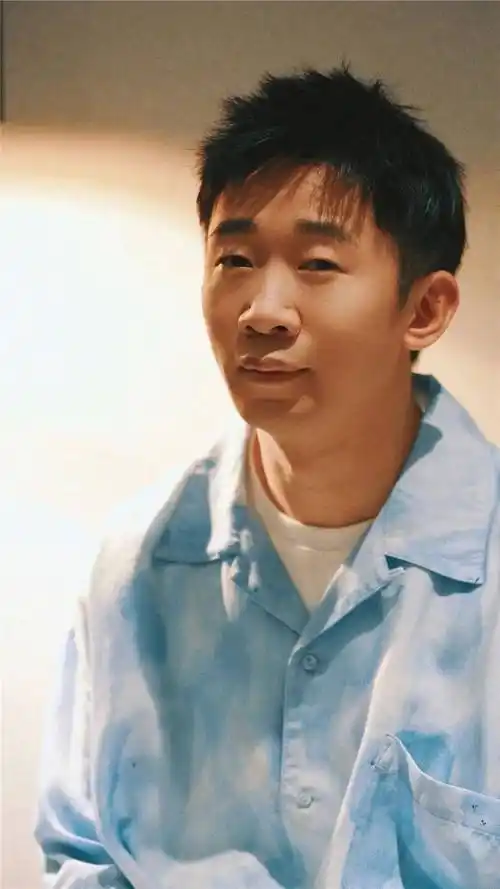 杨迪自曝童年被父亲打到鼻子出血,网友:哪个孩子没被父母打过?