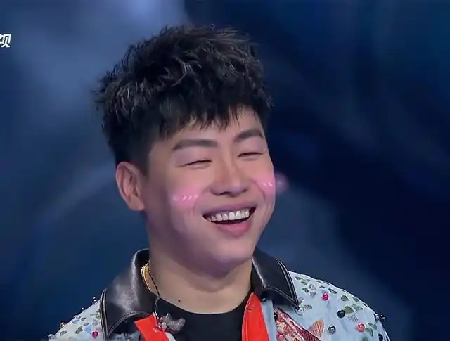 胡彦斌怎么了:加盟离婚综艺,陶醉于彩虹屁,嫌弃老粉?