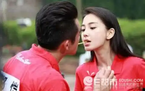 郑恺是不是喜欢杨颖 baby和郑恺在水下亲嘴图 郑恺和杨颖淡过恋爱