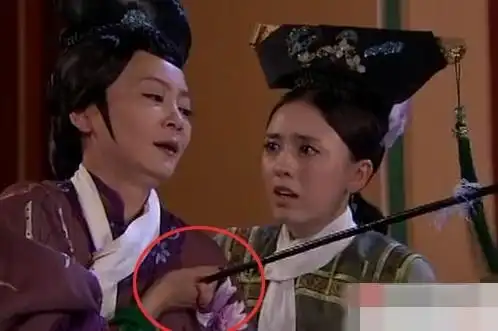 让人哭笑不得细数经典影视各类穿帮镜头组图