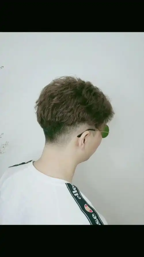 男士短发皮卡路烫发!