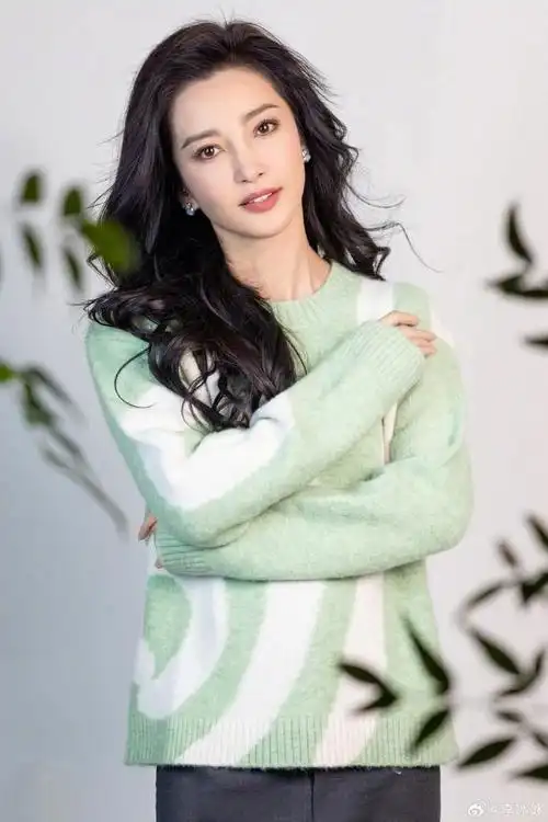 李冰冰带父母游张家界,赞叹"每一眼都是哇噻",张家界文旅:欢迎再来,祝