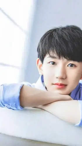 有哪些男星自带星星眼()?