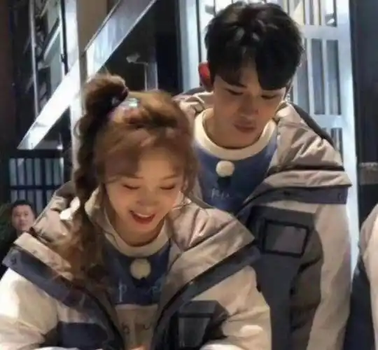 黄旭熙亲自为她官宣,看到内容真的很暖心_节目_观众们_类型