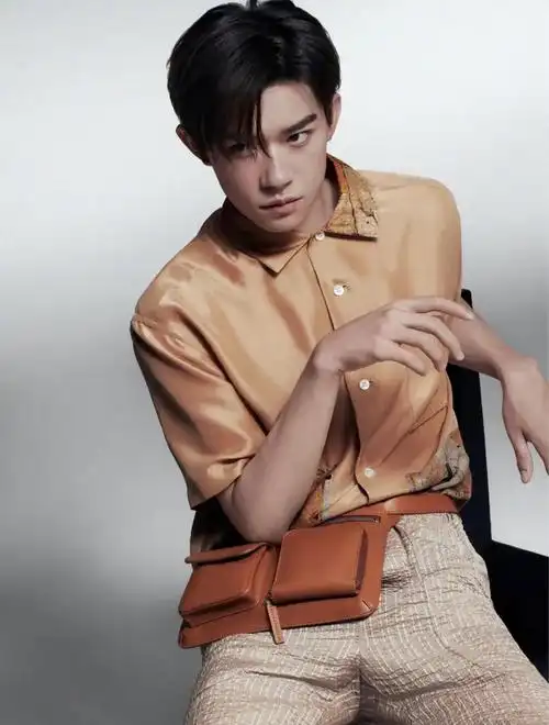 谷爱凌易烊千玺谁高,易烊千玺高冷最帅照