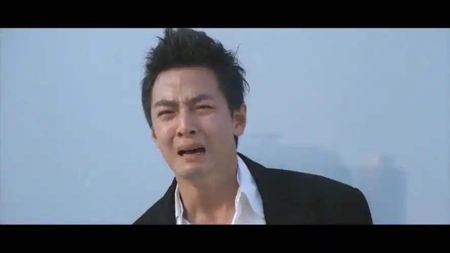 对吴彦祖的印象,还停留在电影《新警察故事》那会儿吧