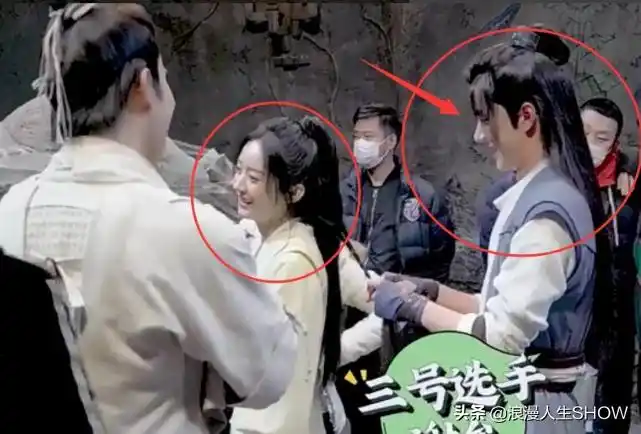 赵丽颖给王一博画大双眼皮能干的谢允戏外花絮太有趣了