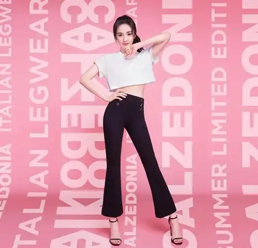 日常穿搭都能兼顾得这么好看|短裤|内搭|牛仔裙|紧身裤_网易订阅