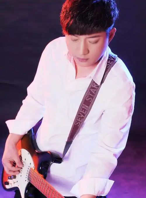 樊少华(中国内地男歌手,音乐创作人)_尚可名片