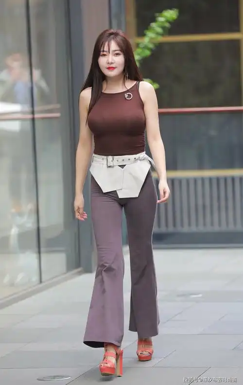 让你轻松穿出层次感还巨显瘦这几条好看的紧身裤今夏必须入手