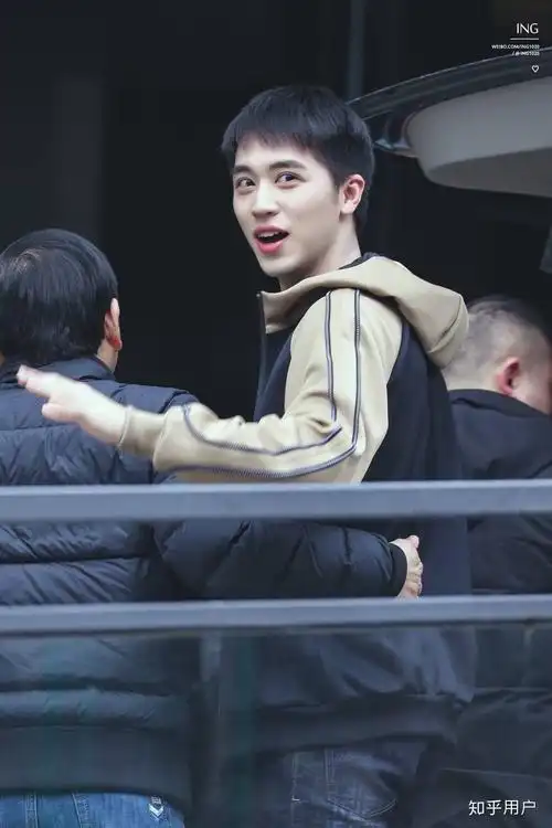 许魏洲的眼睛有多好看