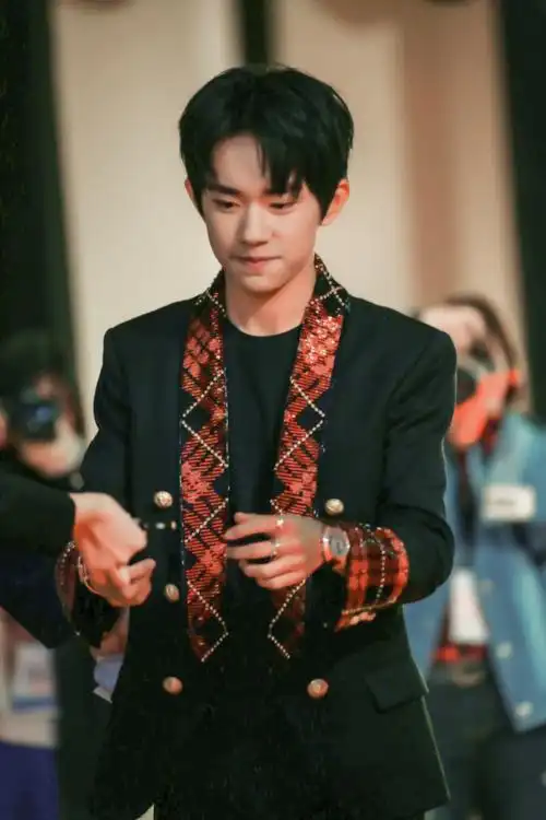 易烊千玺回忆录##一心一意,易烊千玺#2017 / 1013 / 171013 elle风尚