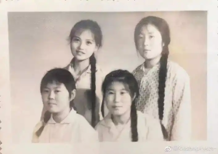 网友晒出爸妈年轻时的照片啊啊啊颜值也太高了吧