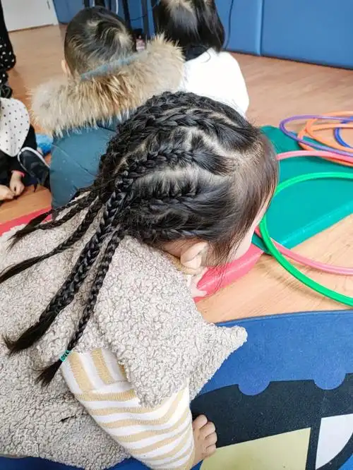 有空一定要给小朋友安排一次脏辫